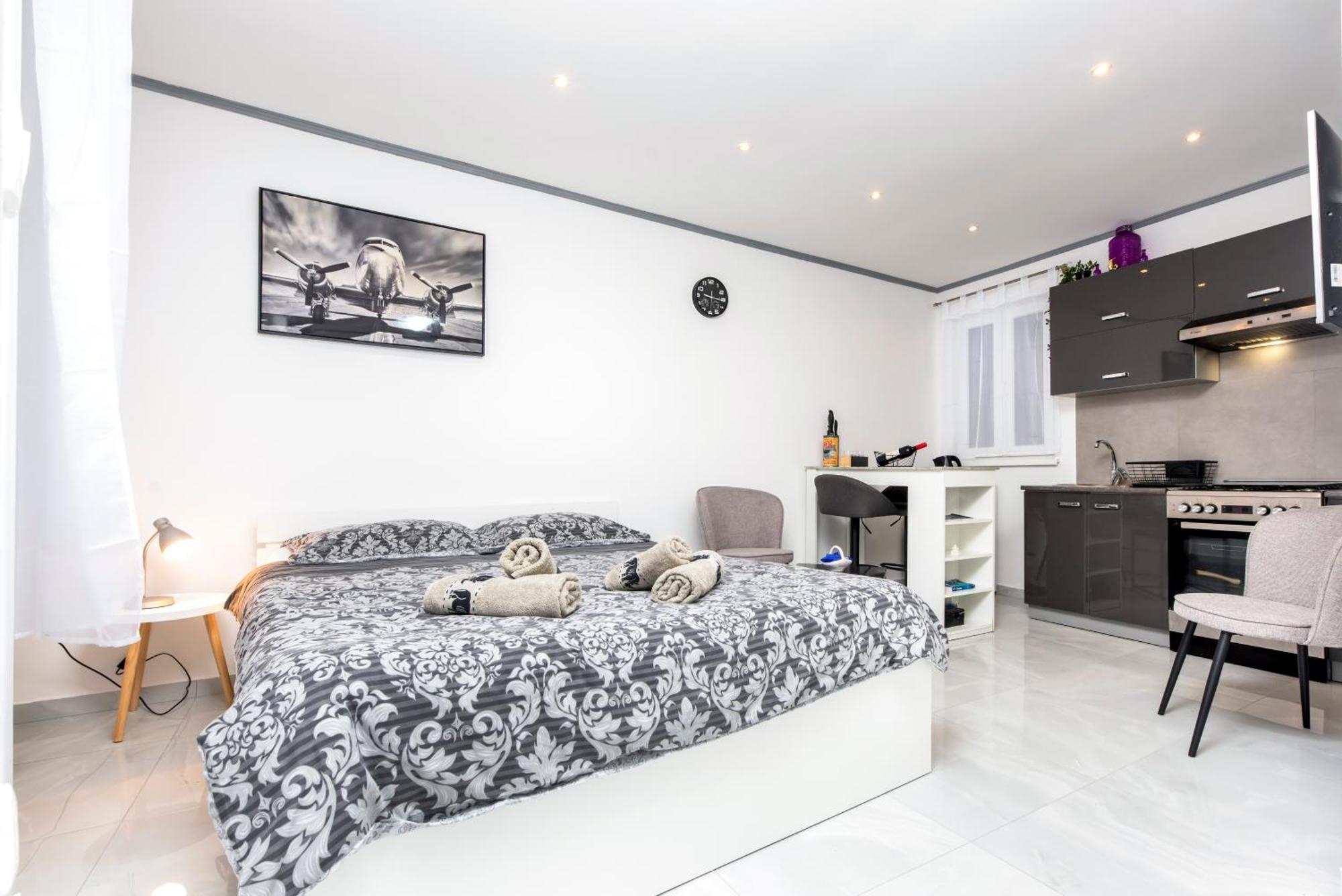 Apartment Leo โรวีน ภายนอก รูปภาพ