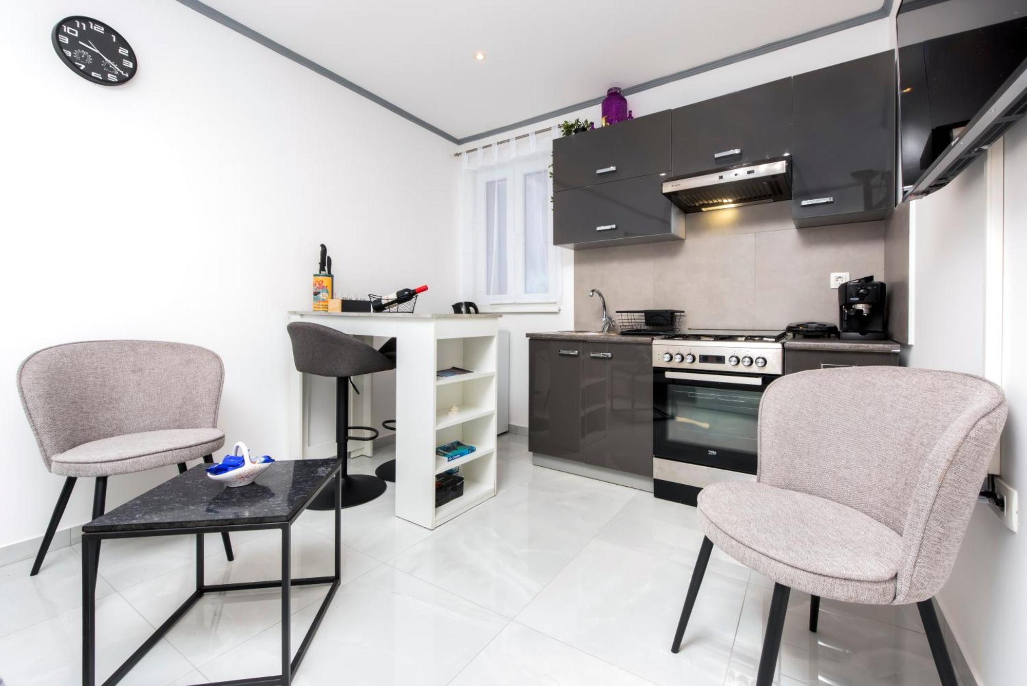 Apartment Leo โรวีน ภายนอก รูปภาพ